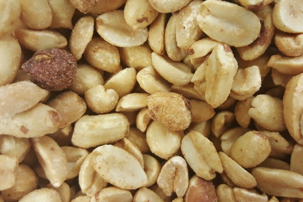 Geroosterde noten zijn gezond en lekker. 